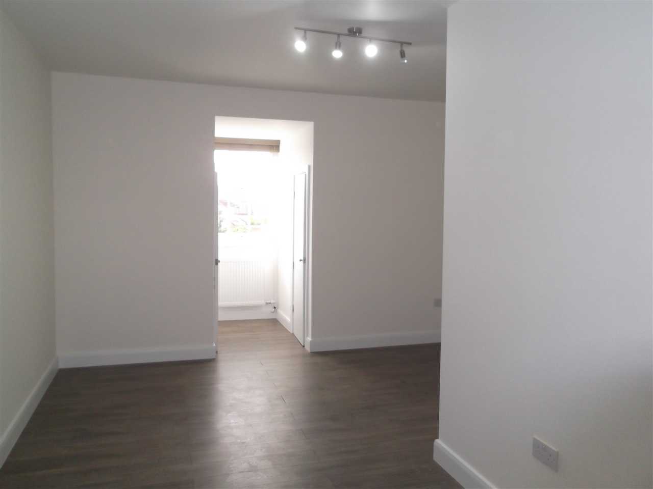 Colesworth House - Picture 2