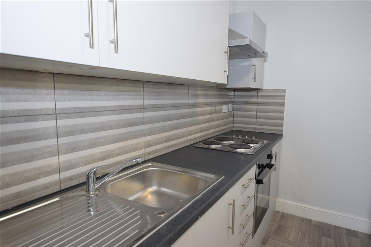 High Street - Picture 1