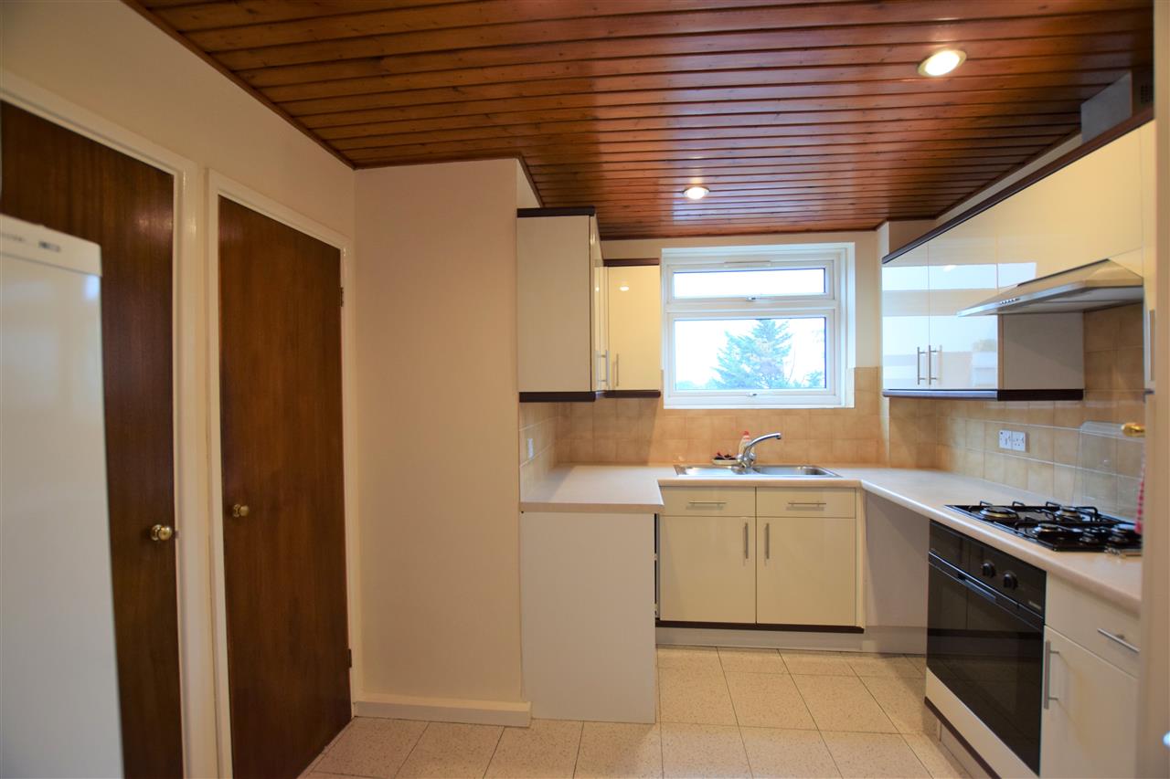 Homefield Road - Picture 4