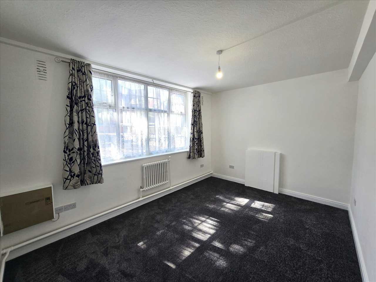Byron Court, Byron Road