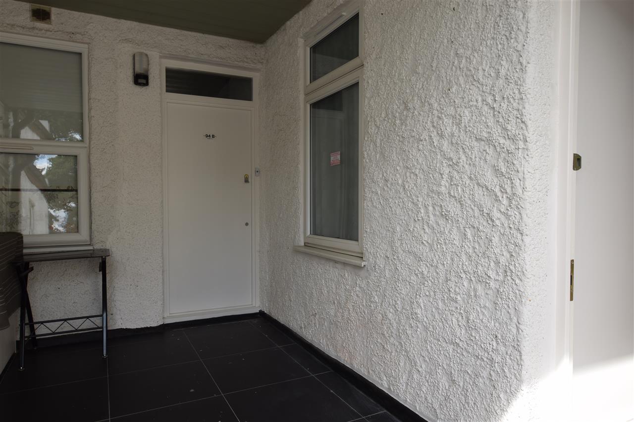 High Street - Picture 6