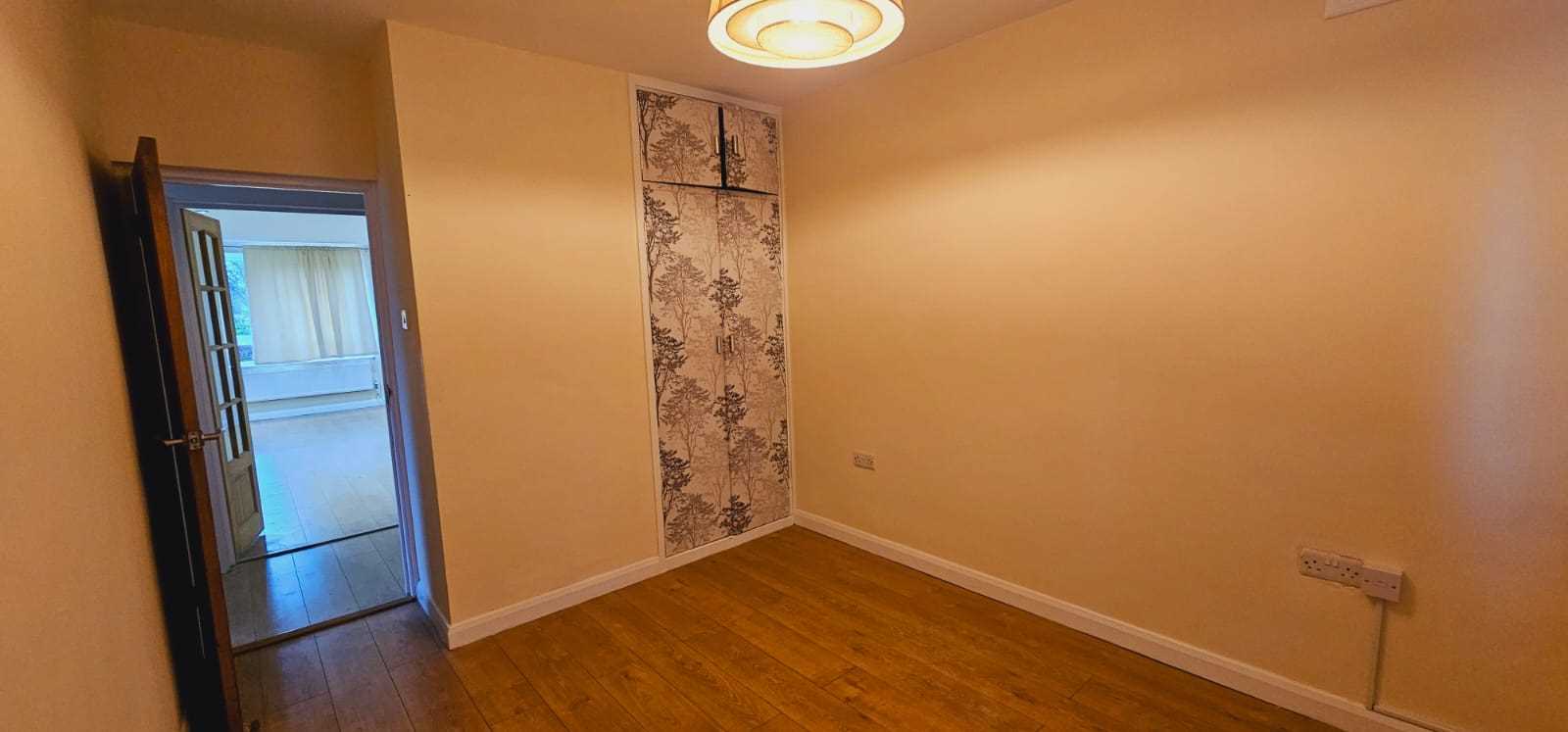 Redbourne Avenue - Picture 8