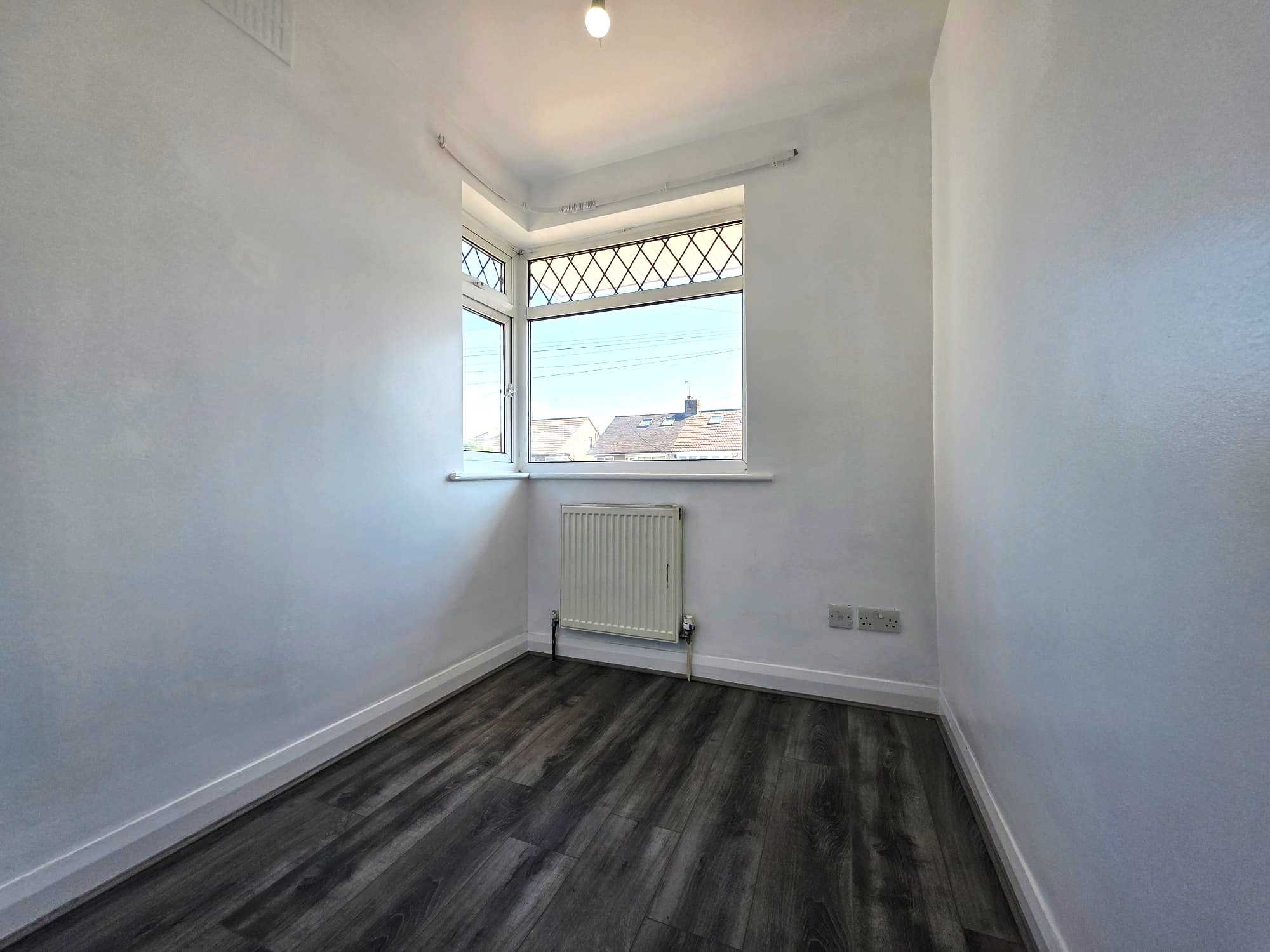 Elgin Avenue - Picture 10