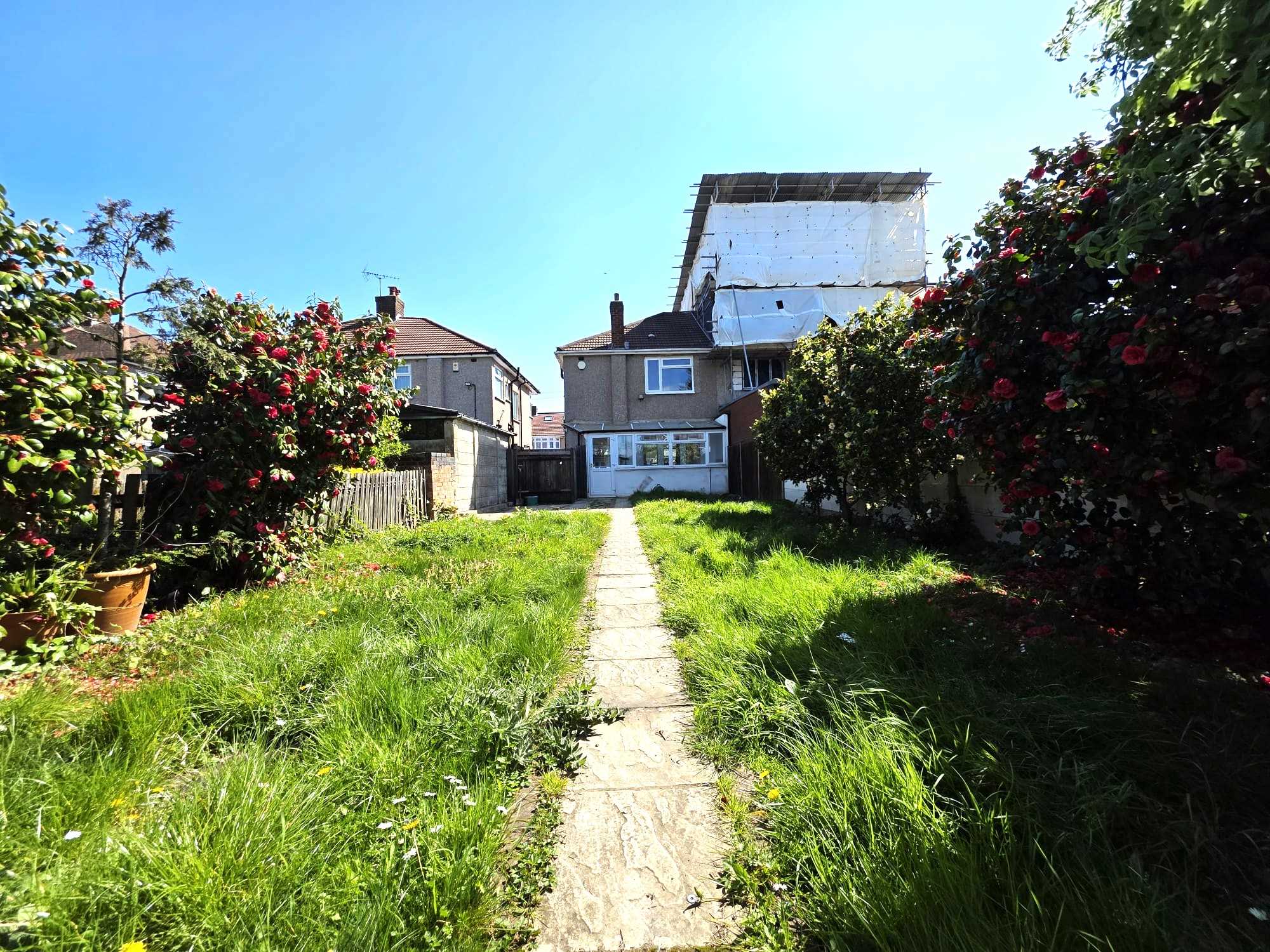 Elgin Avenue - Picture 14