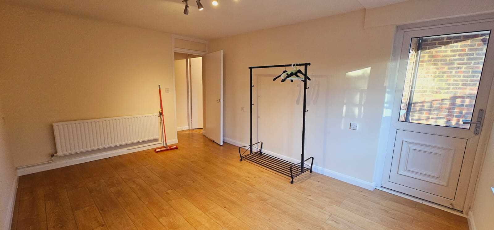 Waleran Close - Picture 4