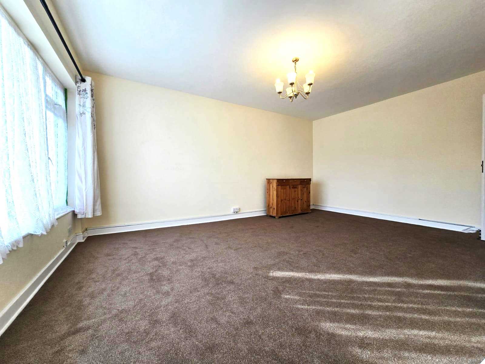 Dene Court, Dene Gardens - Picture 3