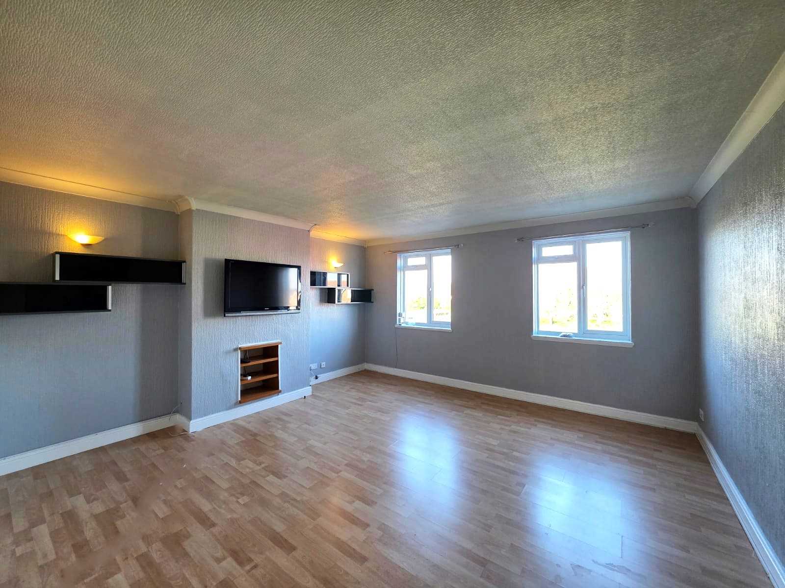 Honeypot Lane - Picture 1