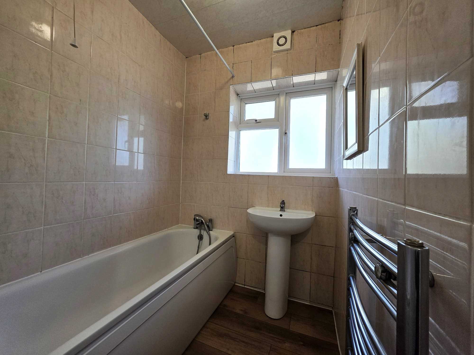 Orchard Court, Stonegrove - Picture 9