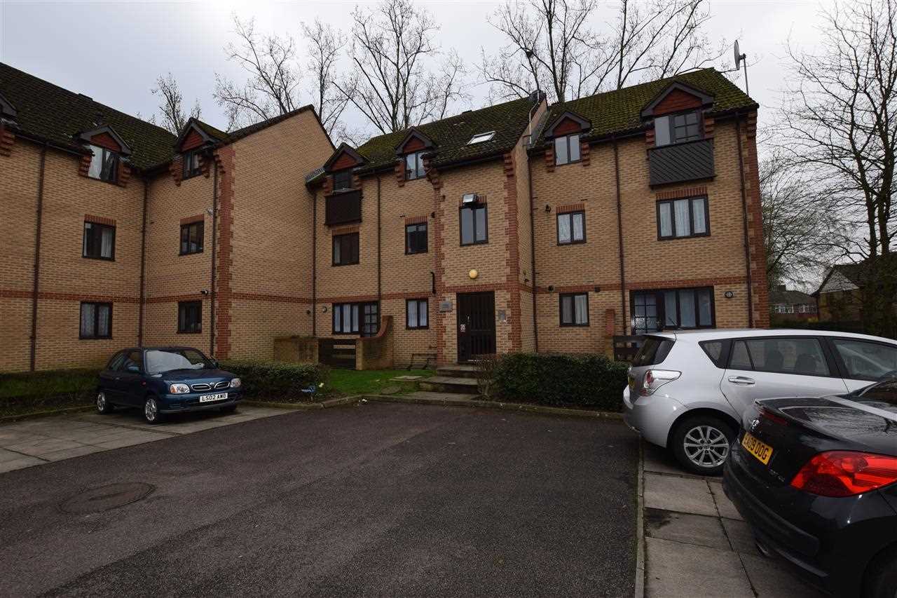 Stag Lane - Picture 10