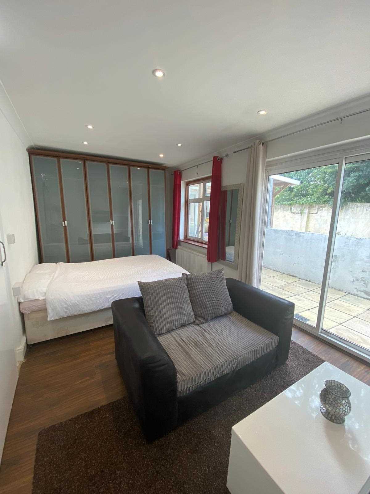 Bransgrove Road - Picture 1