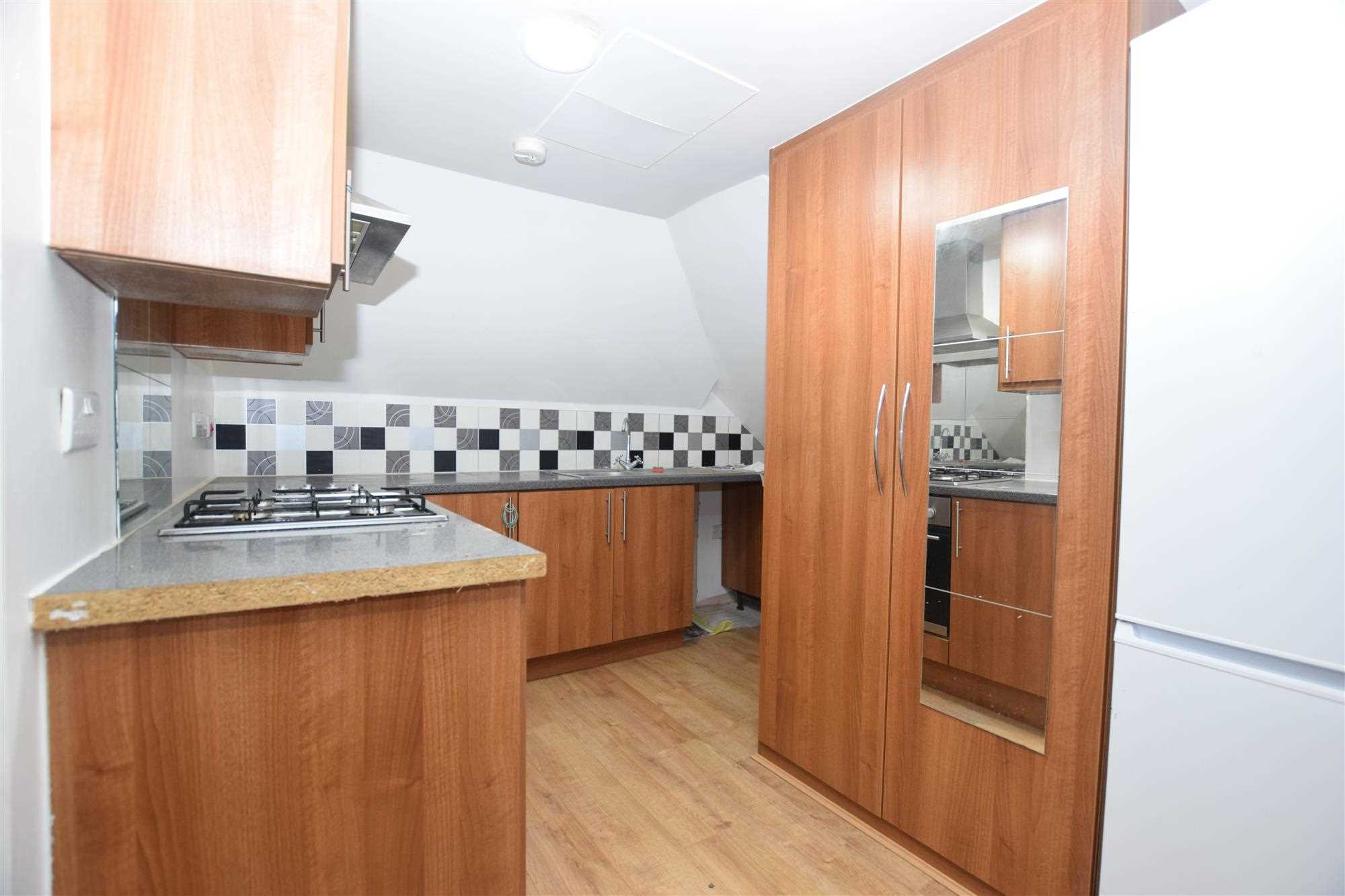 Colindale Avenue - Picture 5
