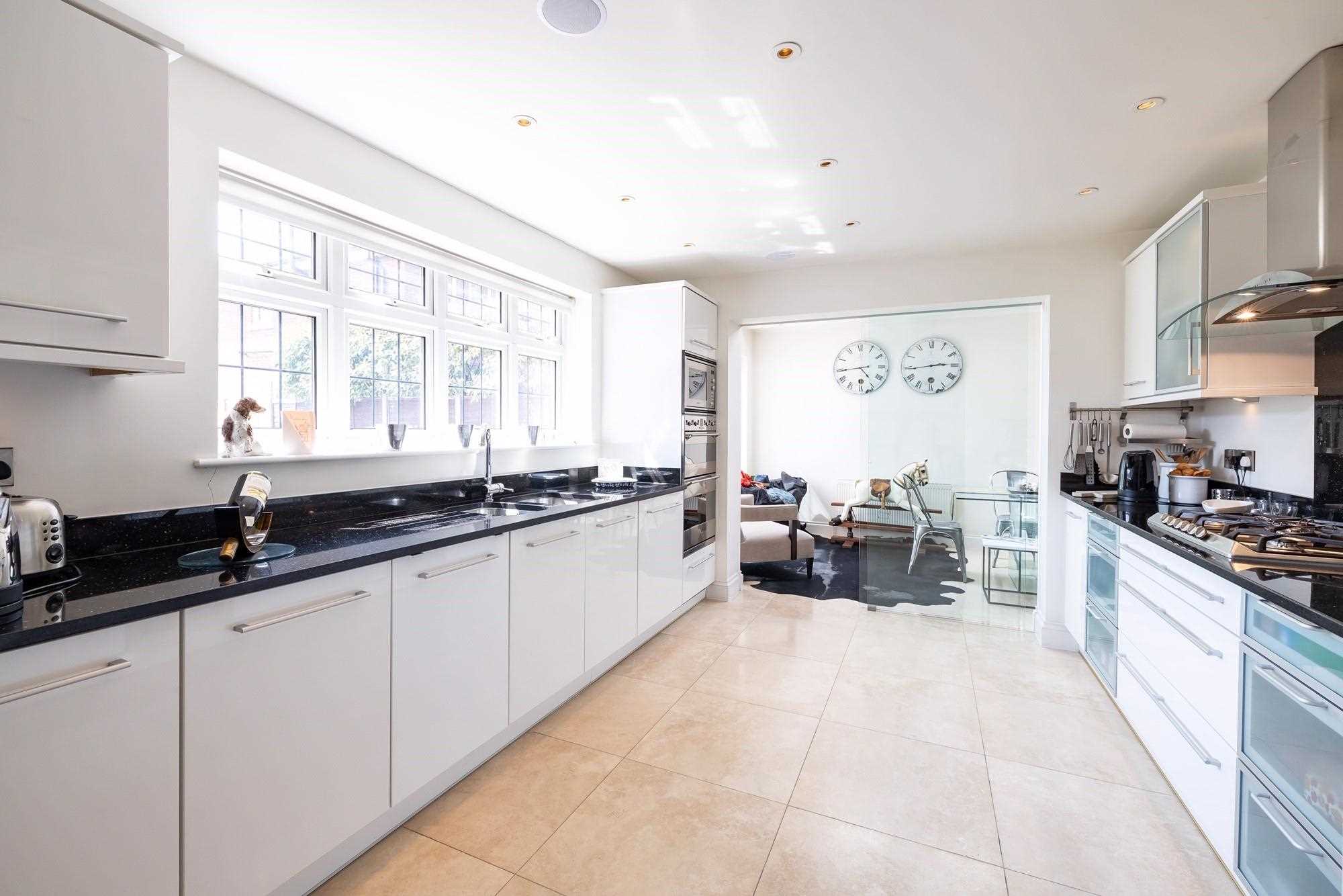 Acacia Close - Picture 5