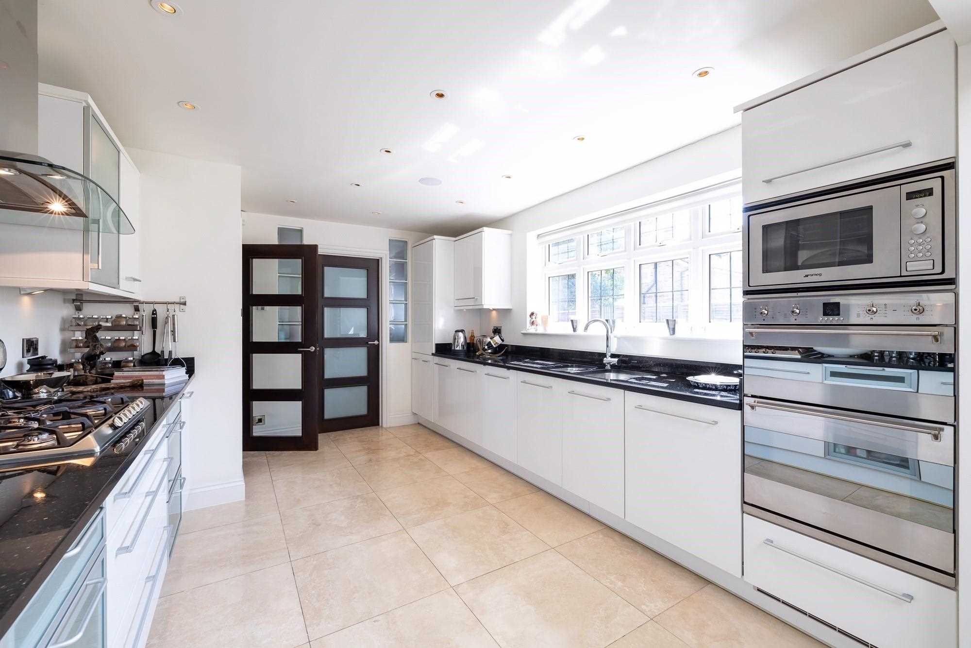 Acacia Close - Picture 8