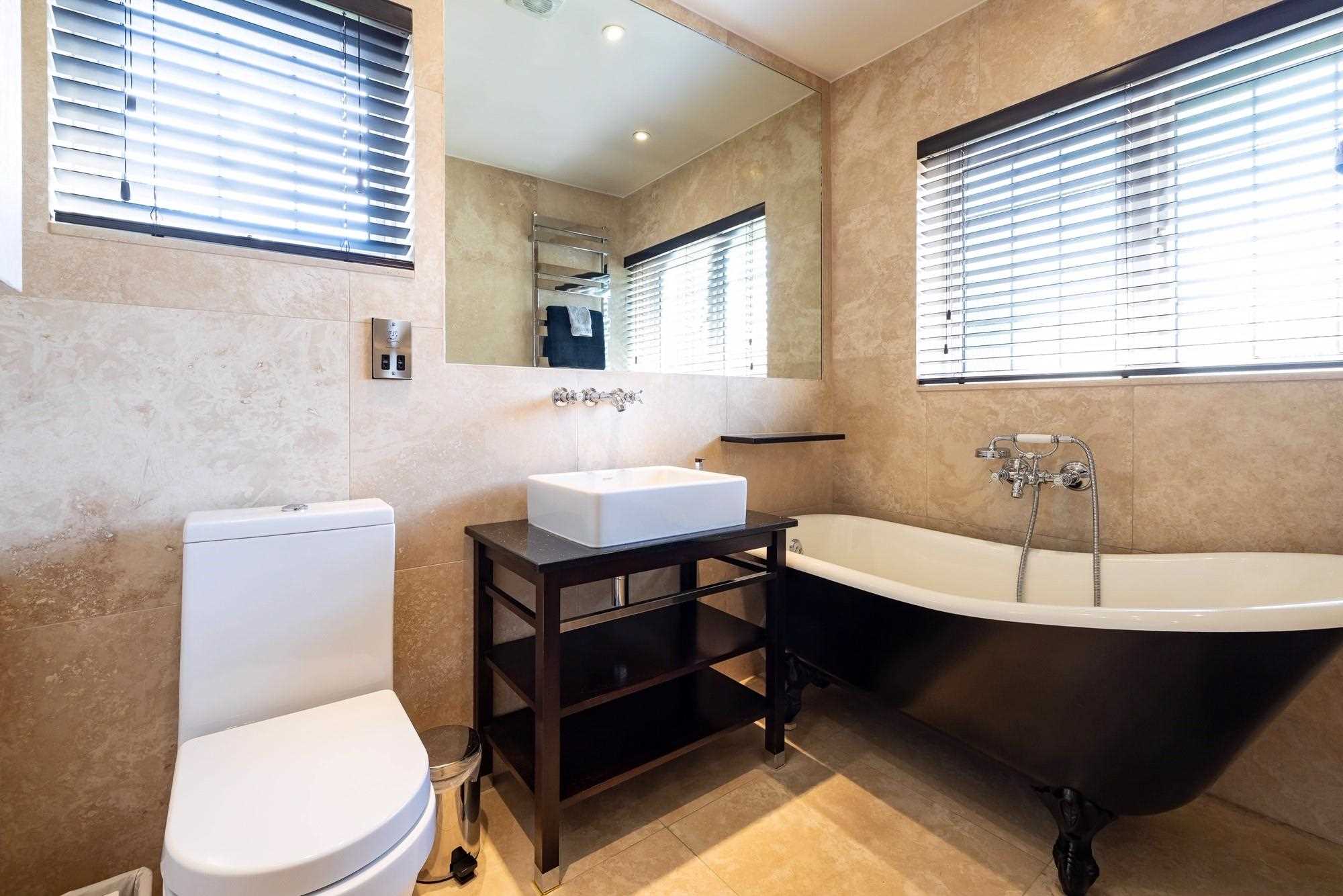 Acacia Close - Picture 14