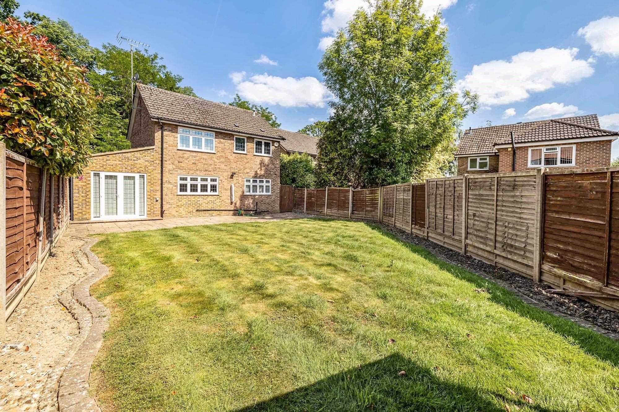 Acacia Close - Picture 16