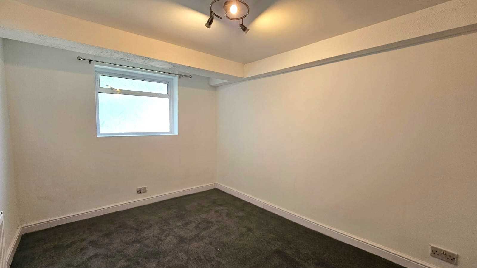 Newnham Close - Picture 7