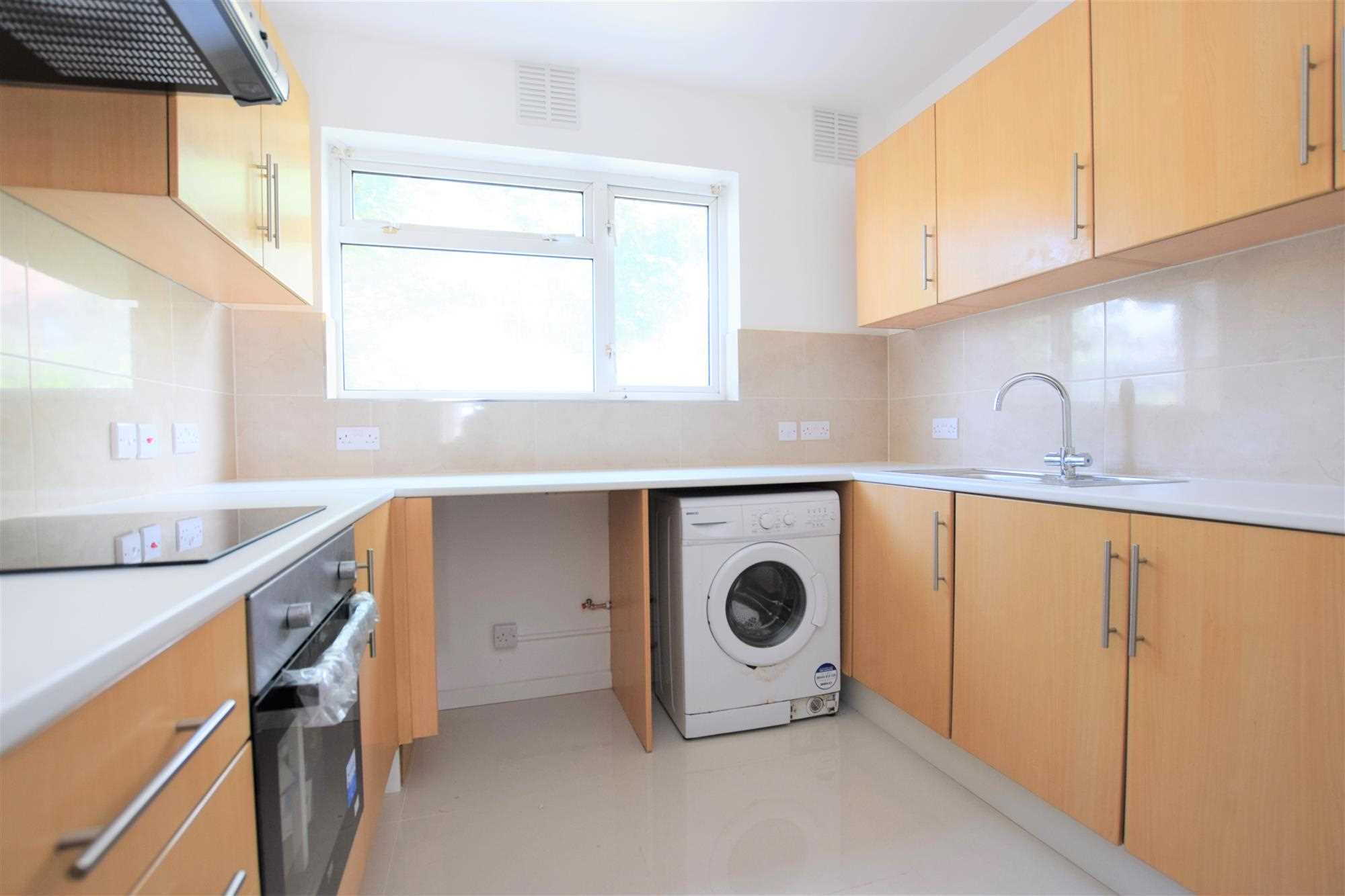 Kingsbury Road - Picture 2