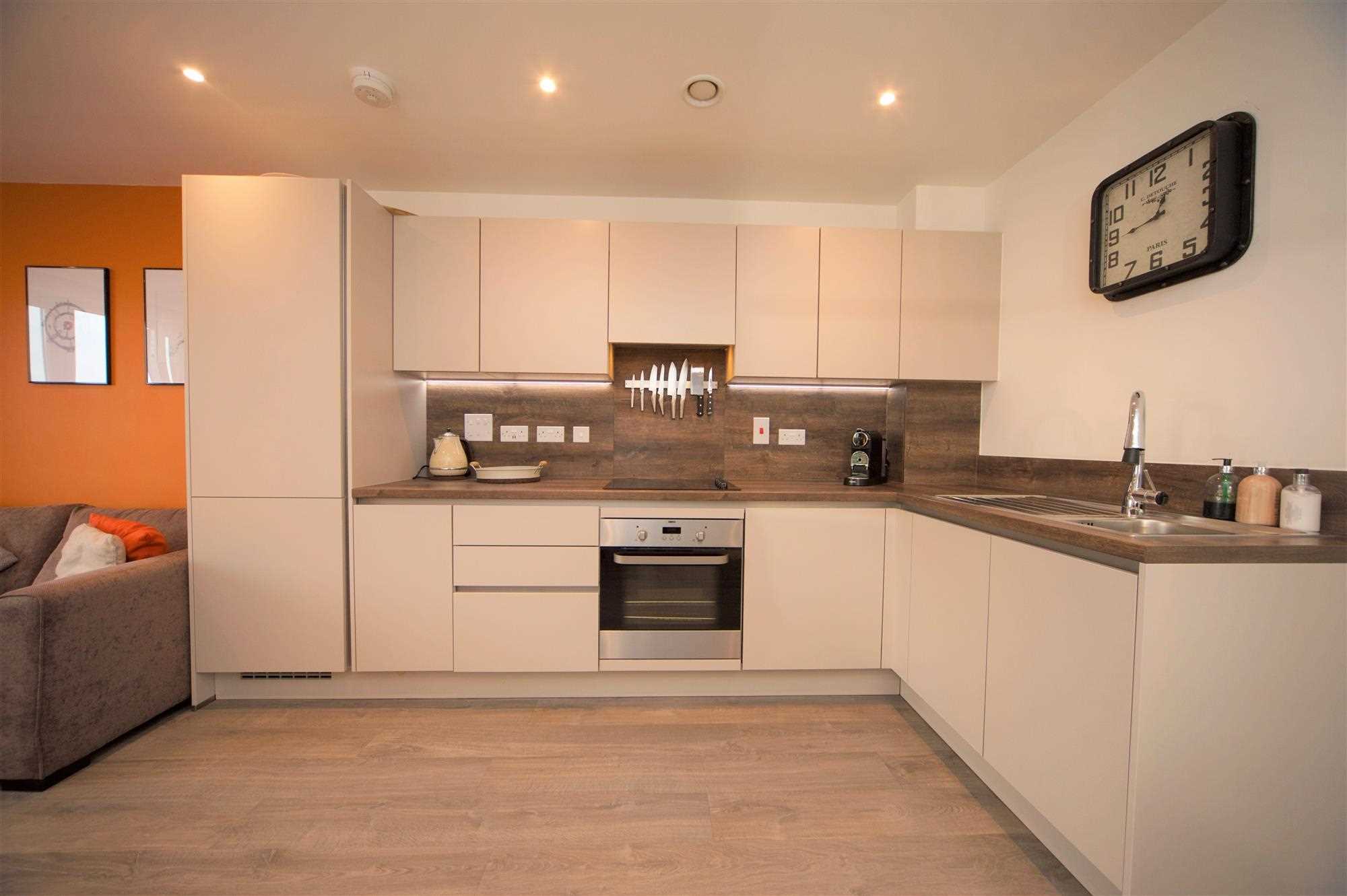 Banstock Road - Picture 2