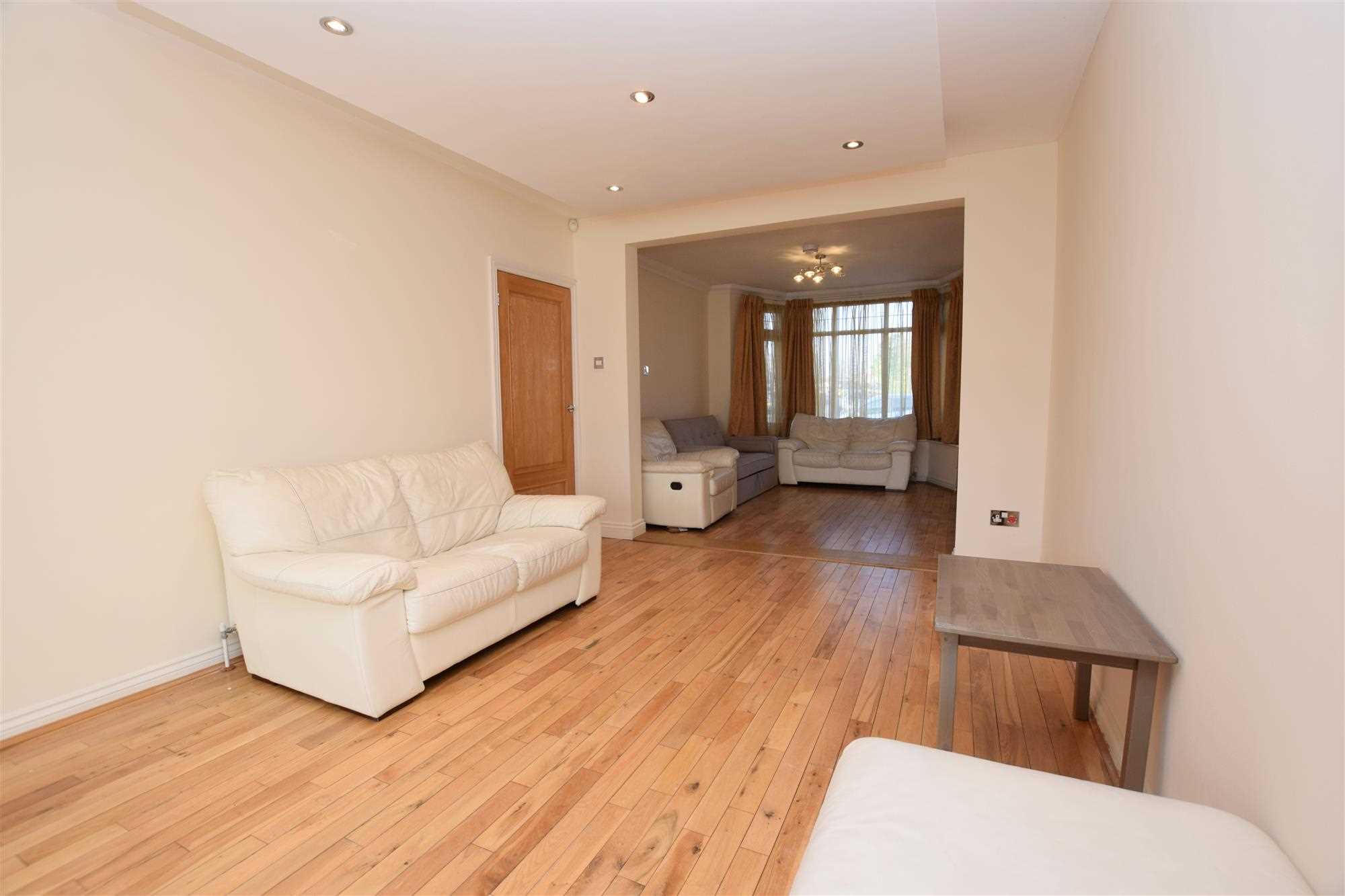 St. Andrews Drive - Picture 4