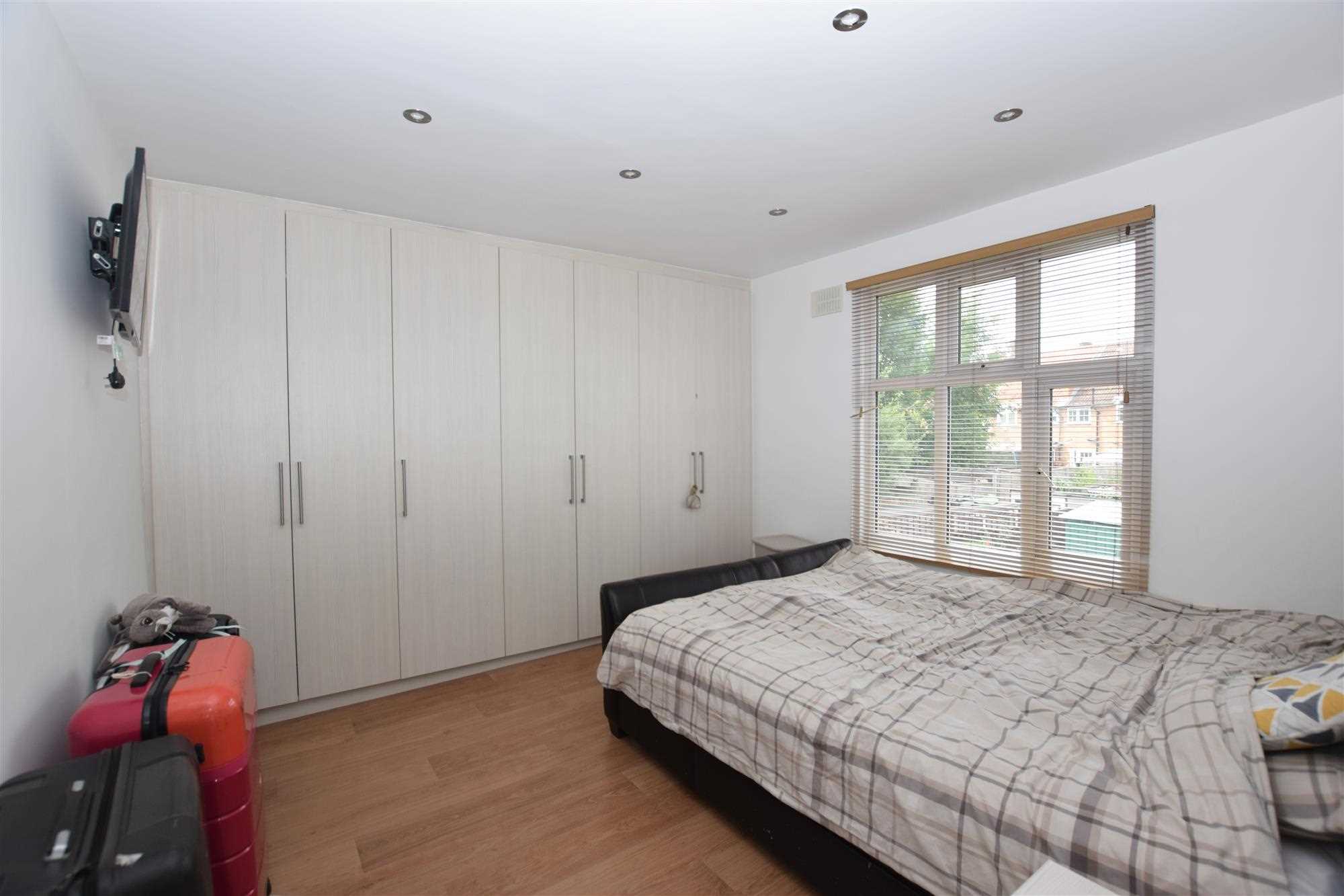Homefield Road - Picture 2
