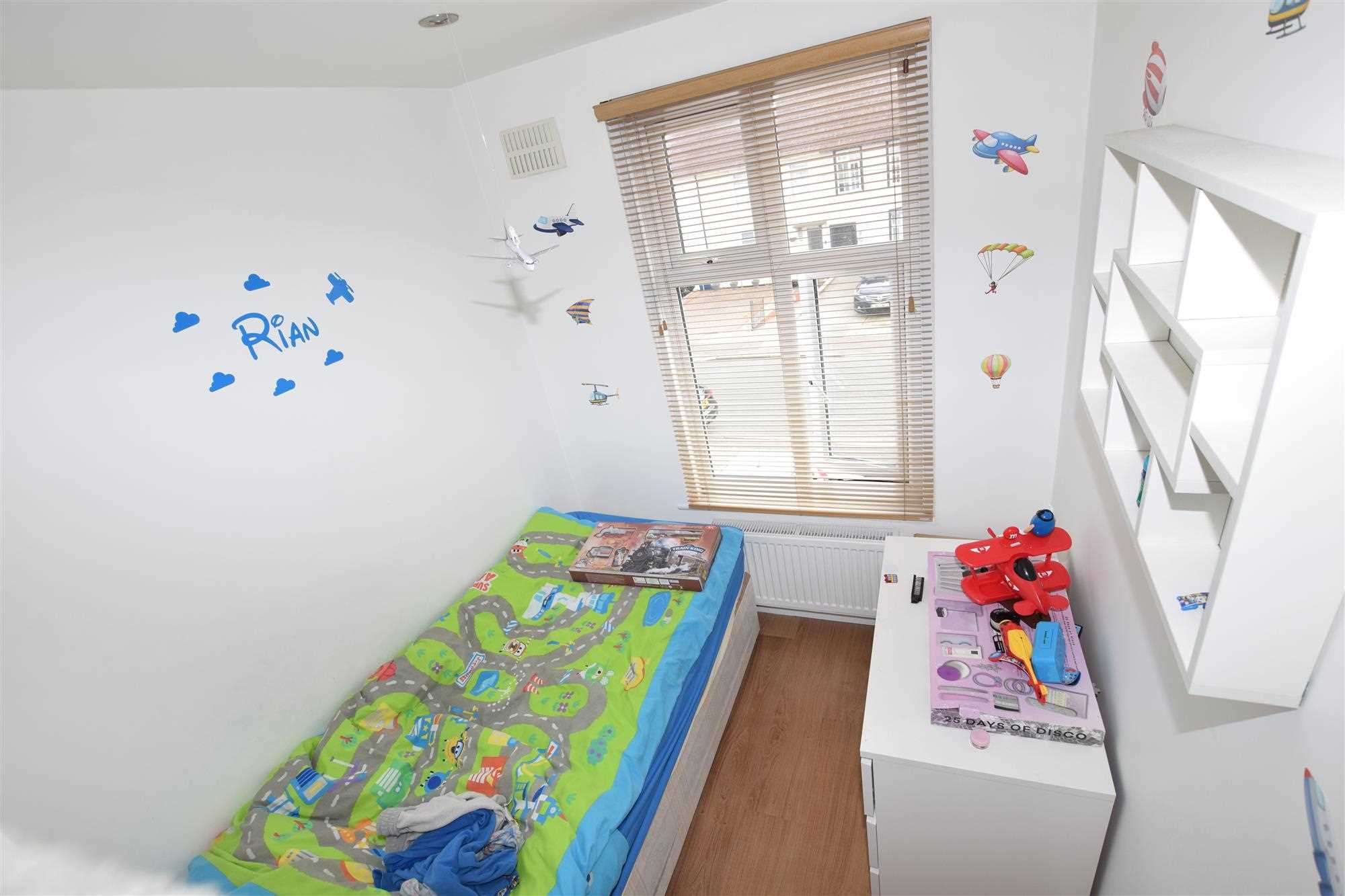 Homefield Road - Picture 4