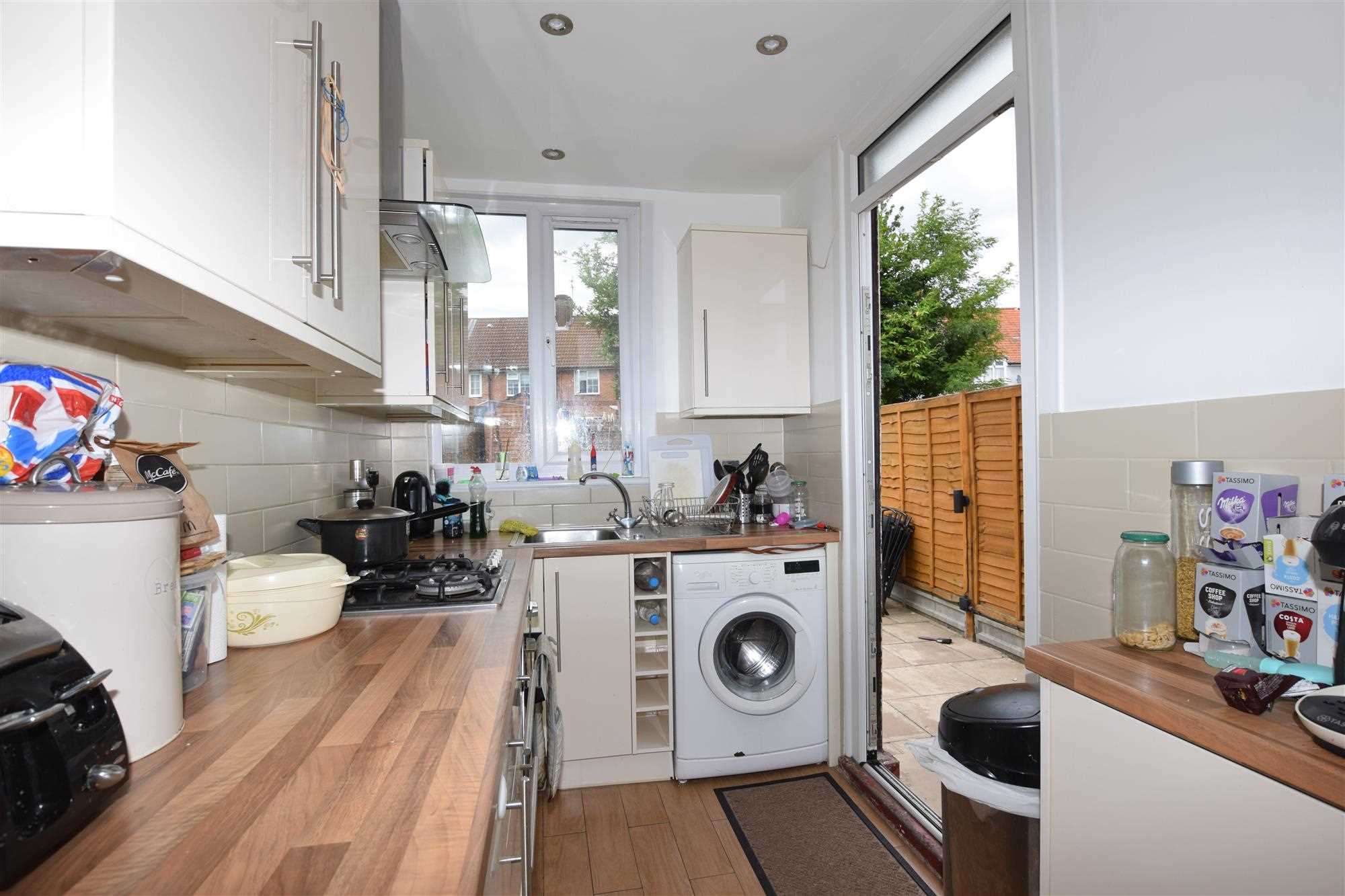 Homefield Road - Picture 5