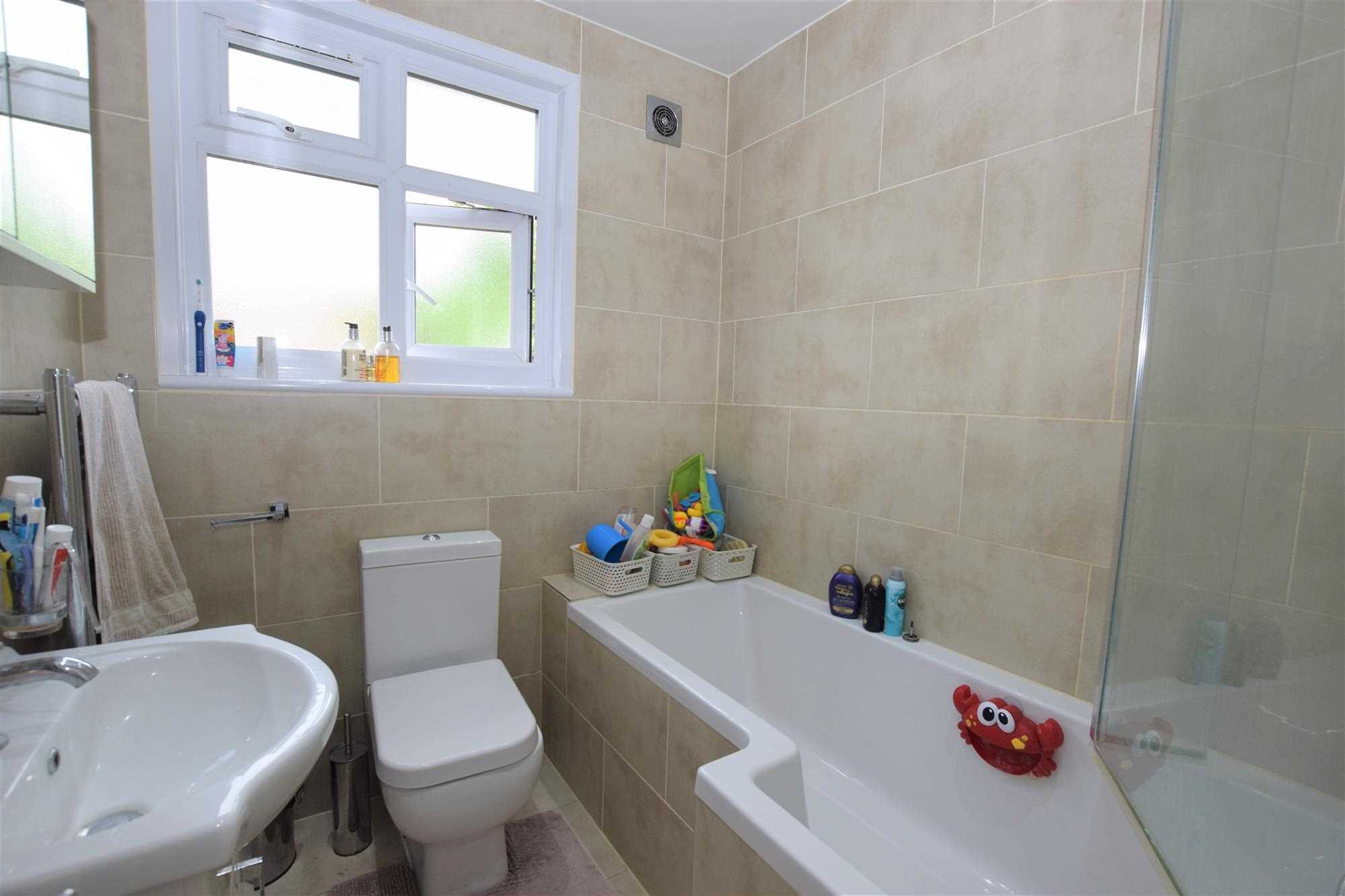 Homefield Road - Picture 6