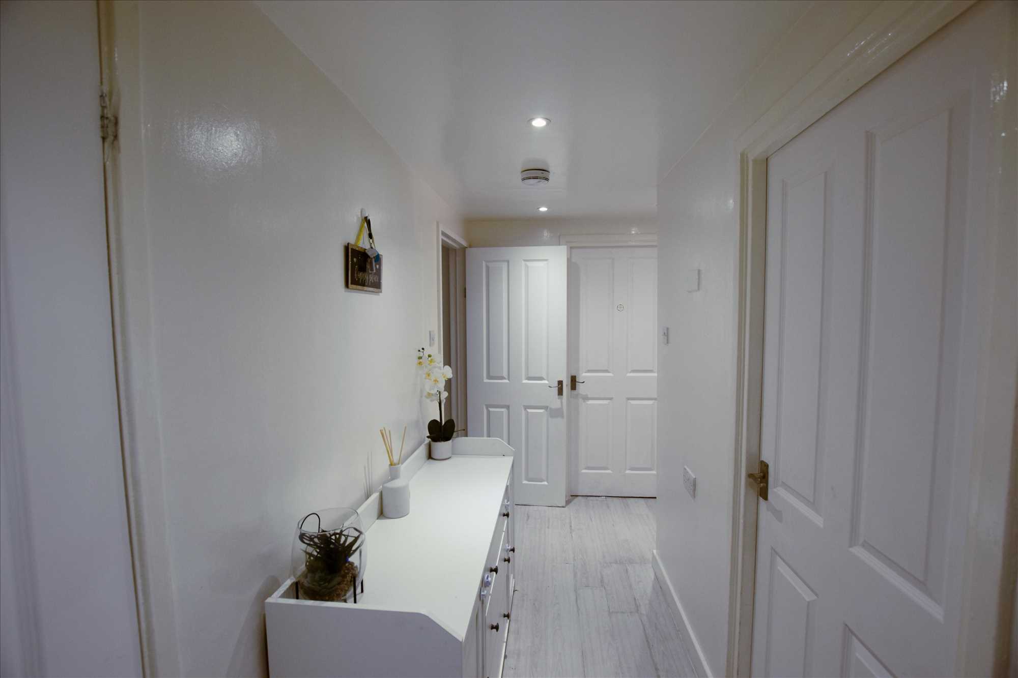 Buckingham Road - Picture 2