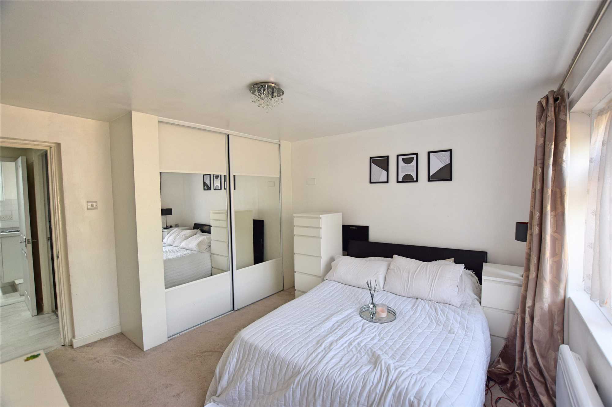 Buckingham Road - Picture 5