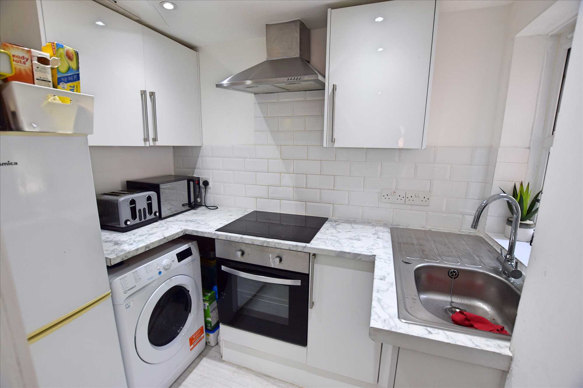 Buckingham Road - Picture 7