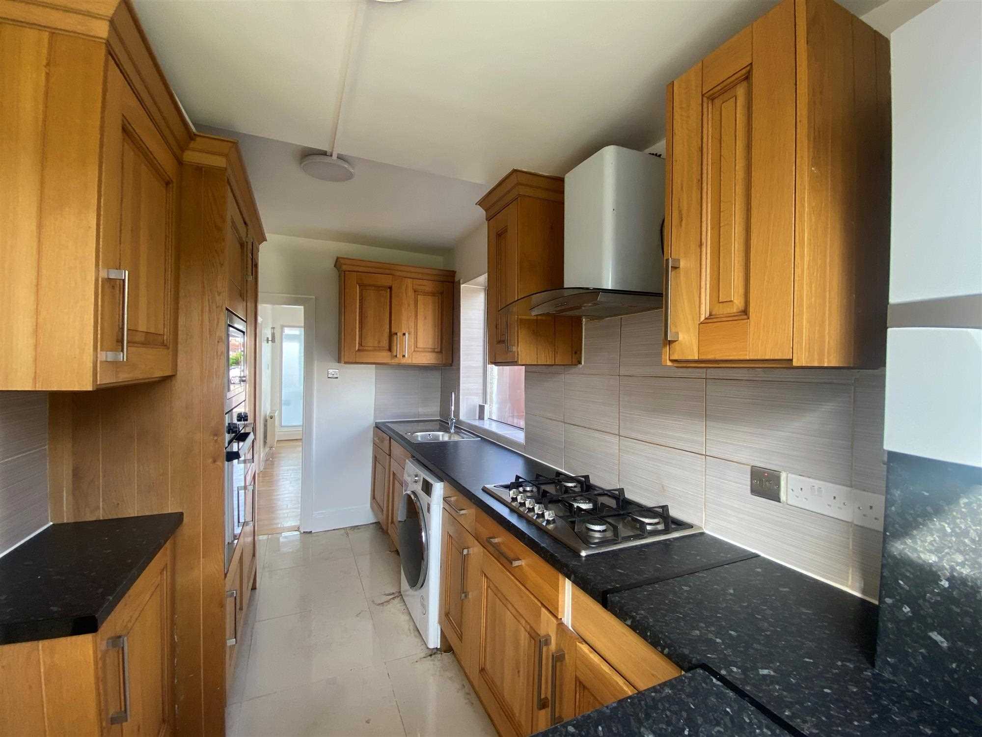 Morley Crescent East - Picture 4