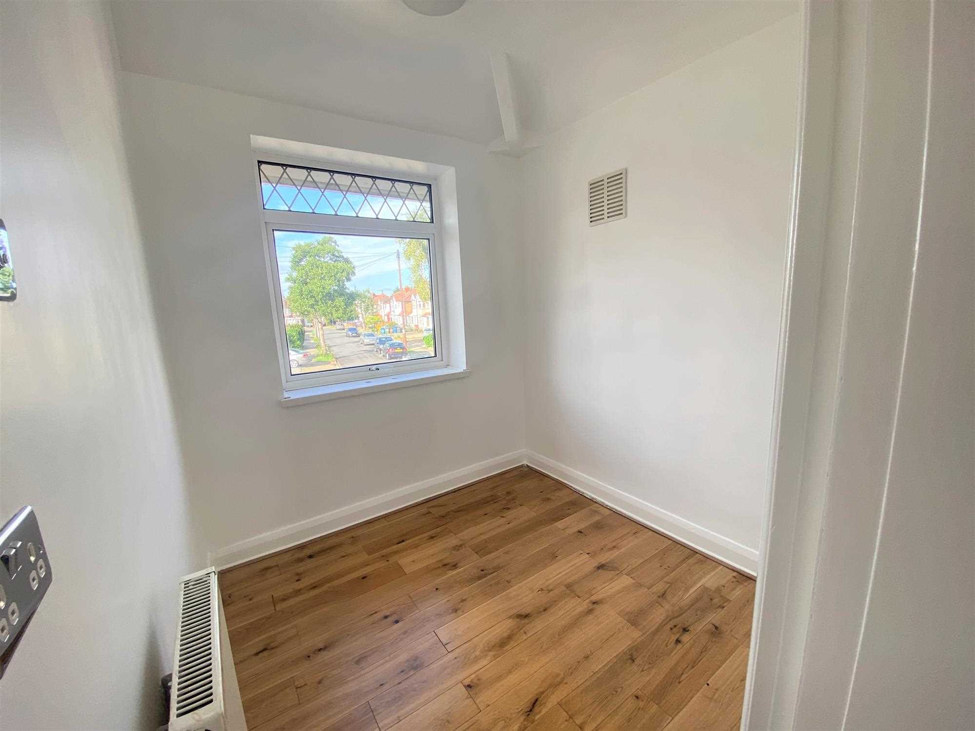 Morley Crescent East - Picture 9