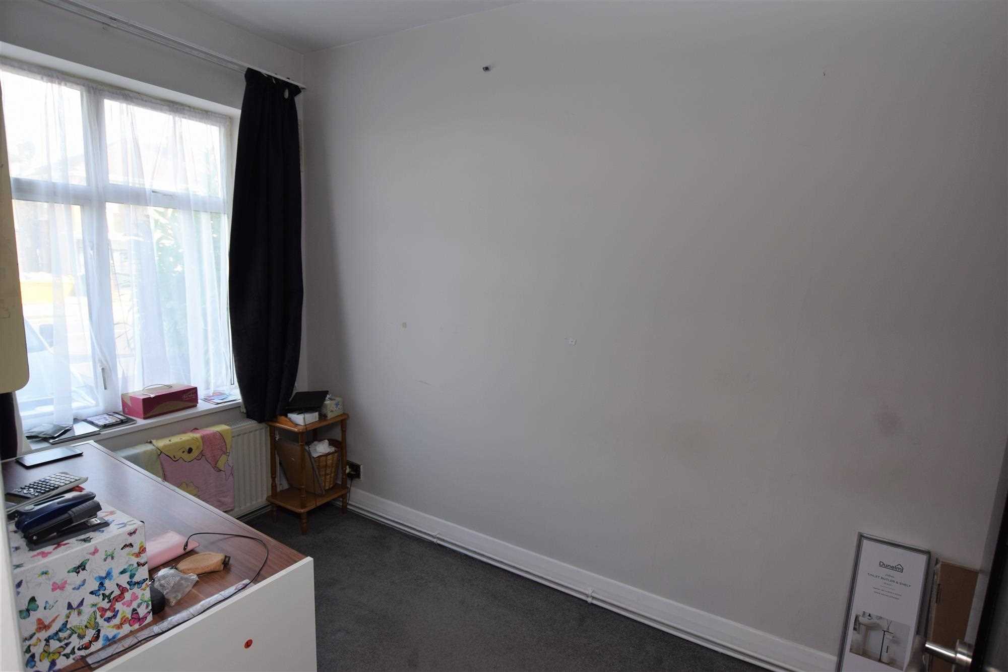 Uppingham Avenue - Picture 9
