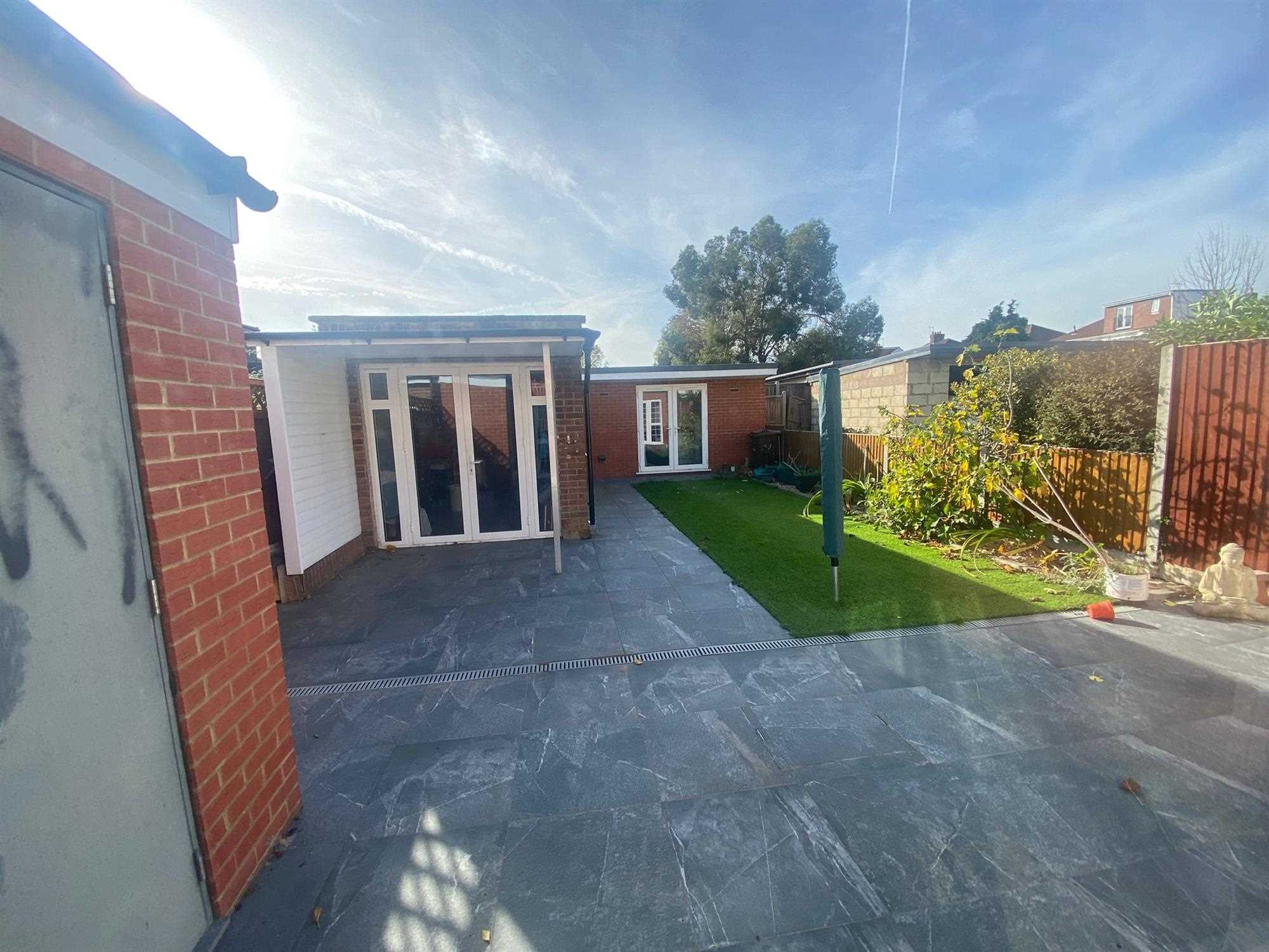 Uppingham Avenue - Picture 13