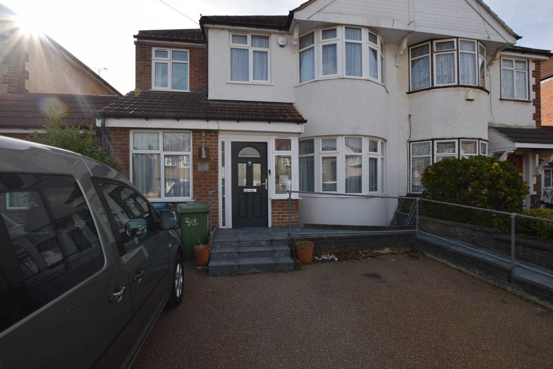 Uppingham Avenue - Picture 14