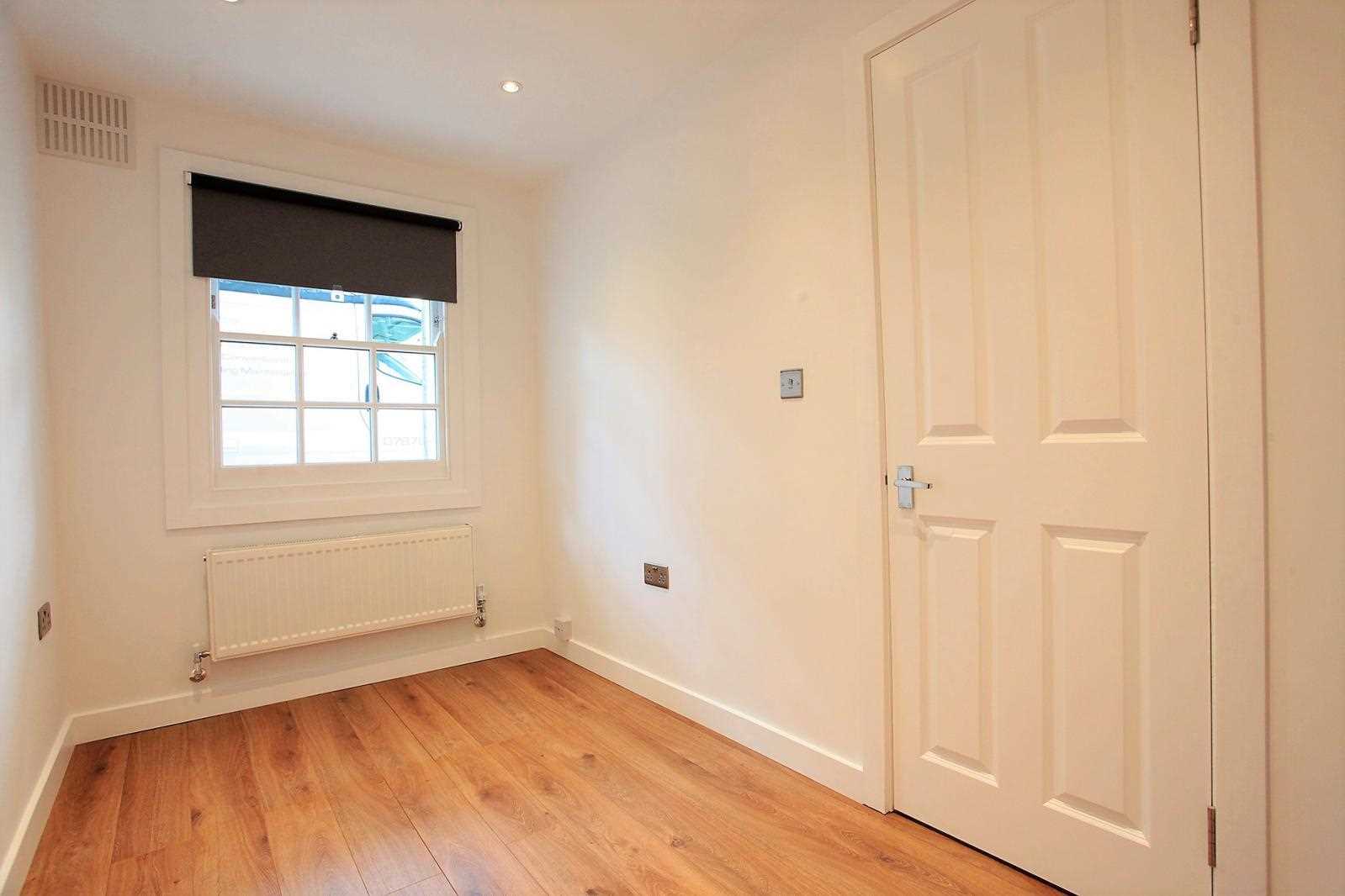 Clapham Park Road - Picture 7