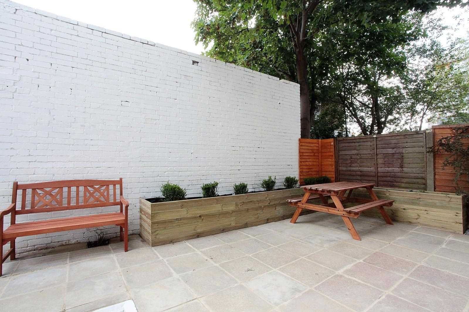 Clapham Park Road - Picture 11