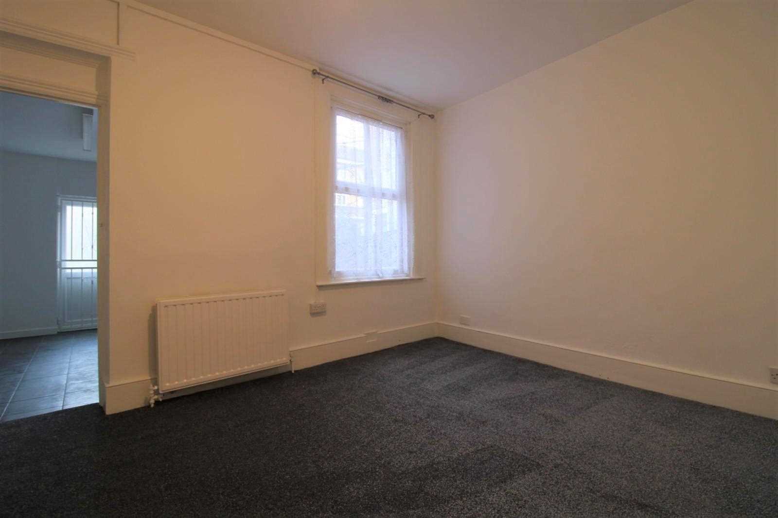 Hermitage Road - Picture 2