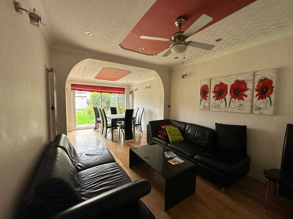 Clifton Avenue - Picture 2