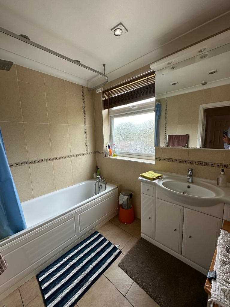 Clifton Avenue - Picture 8