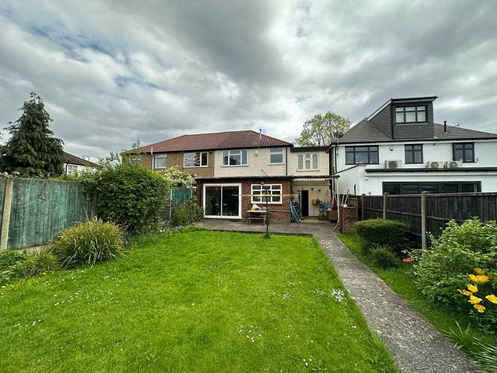 Clifton Avenue - Picture 9