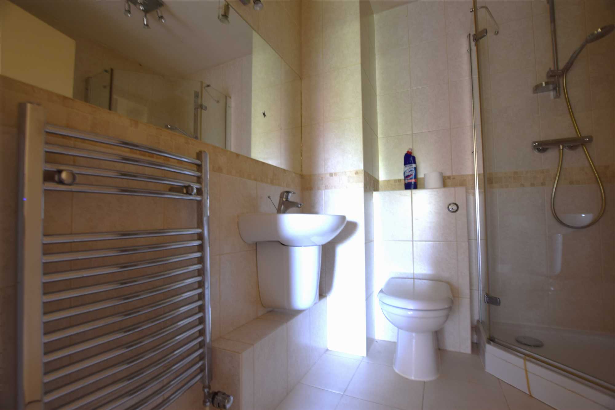 Kent House, Stratton Close, Edgware - Picture 6