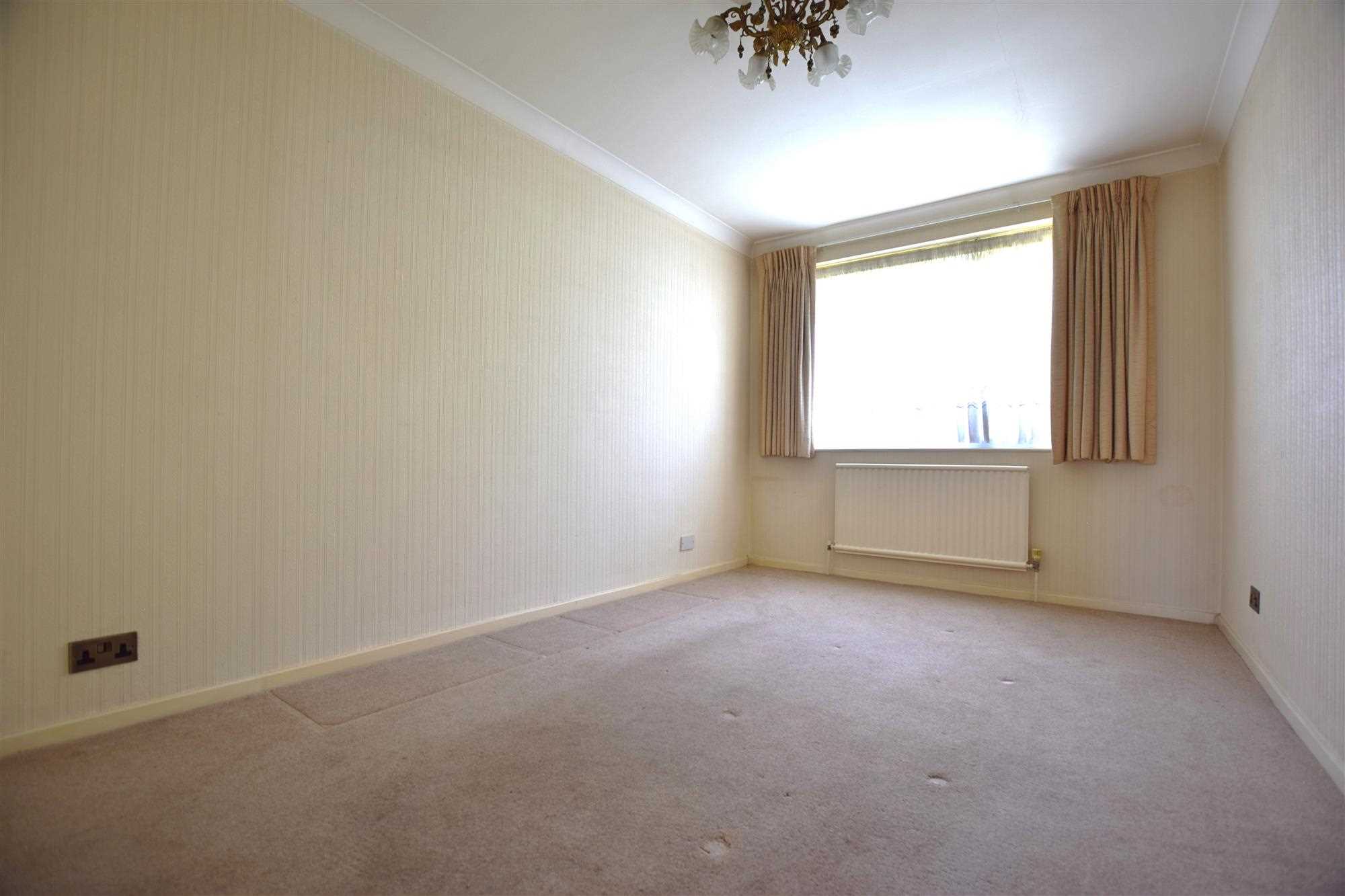 Kent House, Stratton Close, Edgware - Picture 8