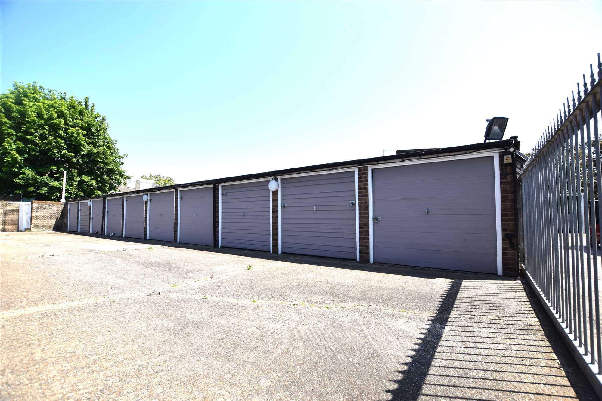 Kent House, Stratton Close, Edgware - Picture 13