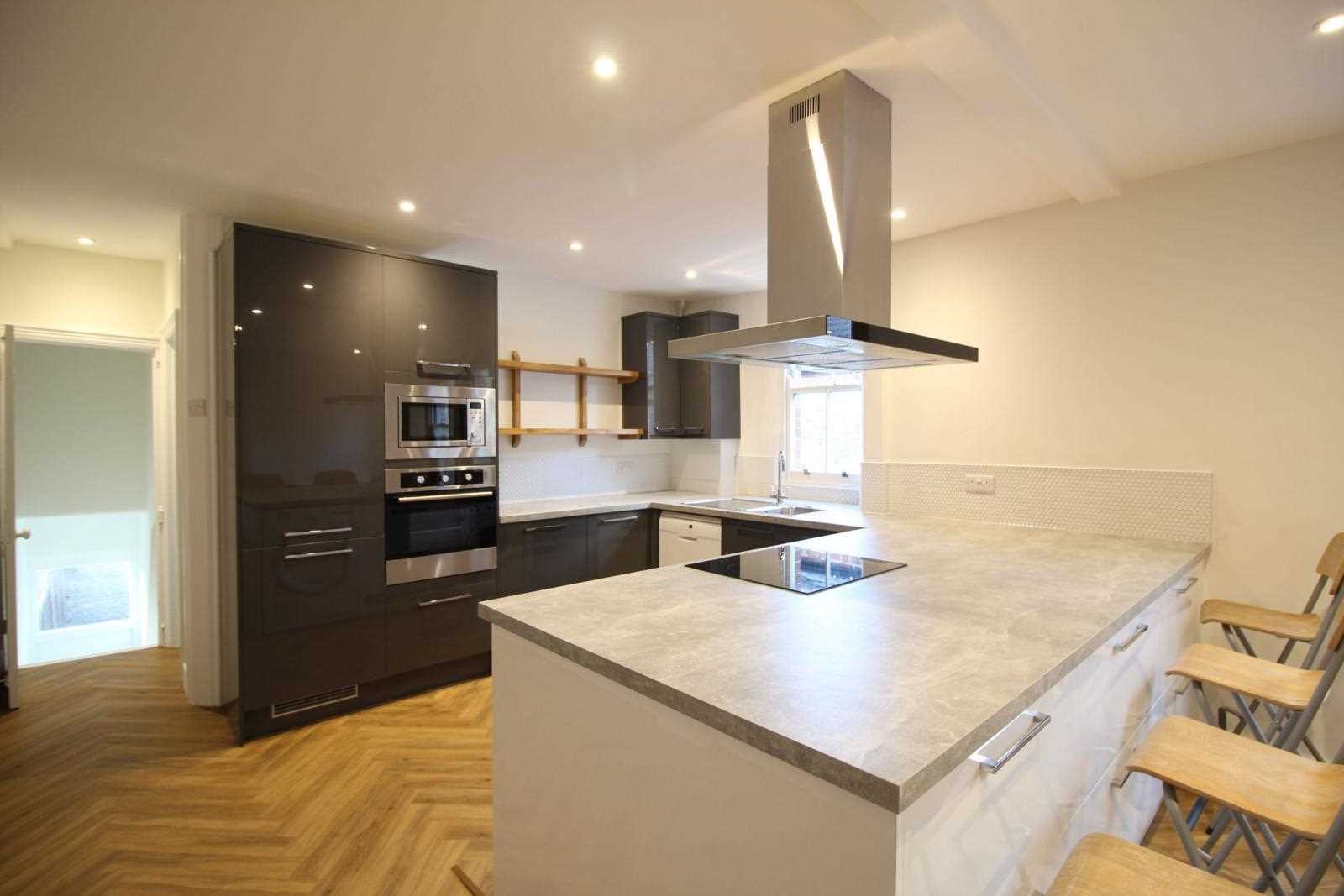 Trouville Road - Picture 2