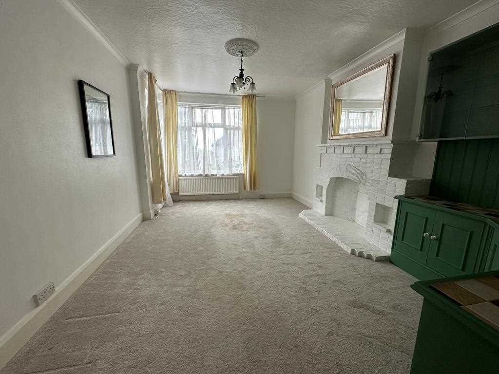 Larkfield Avenue - Picture 1