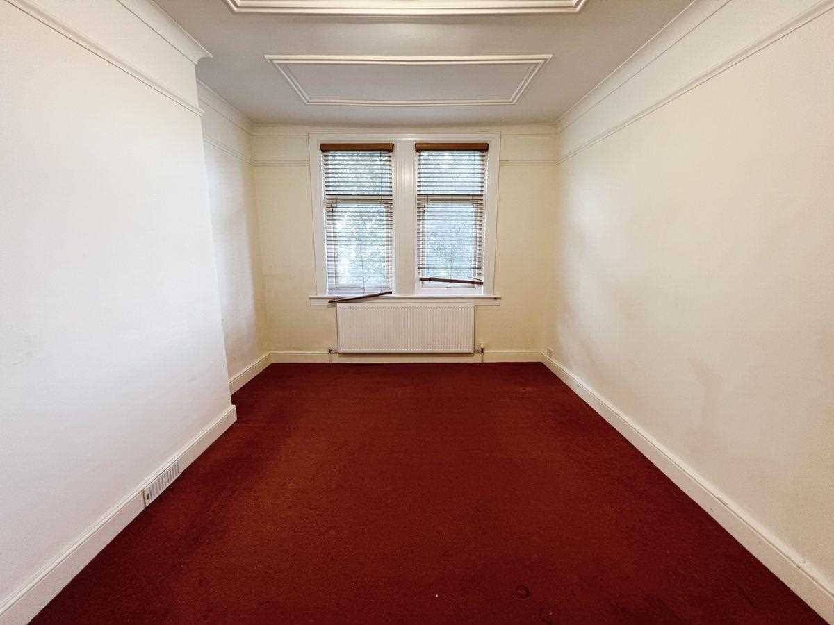 Elm Park - Picture 8