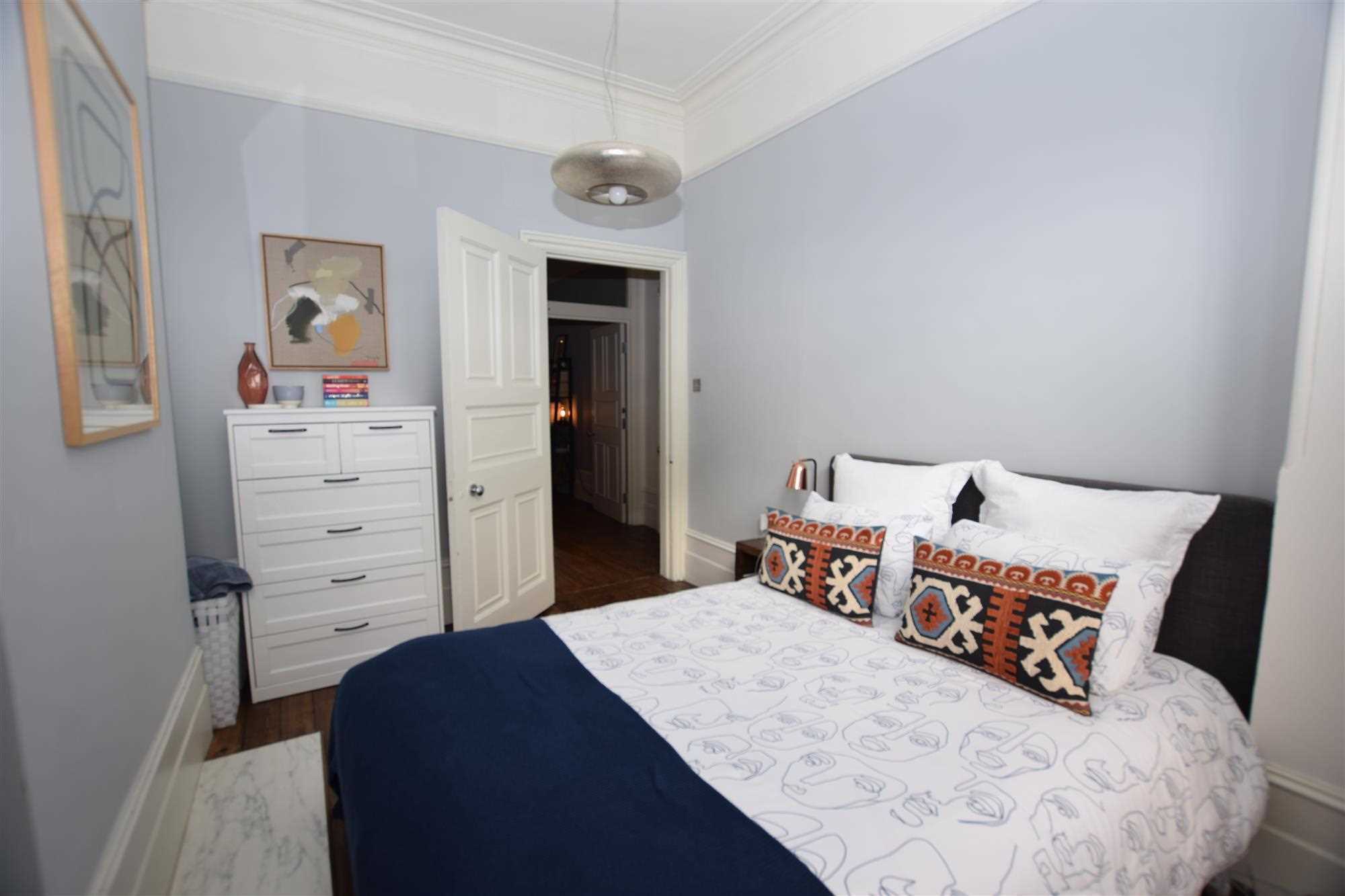 Redbourne Avenue - Picture 2