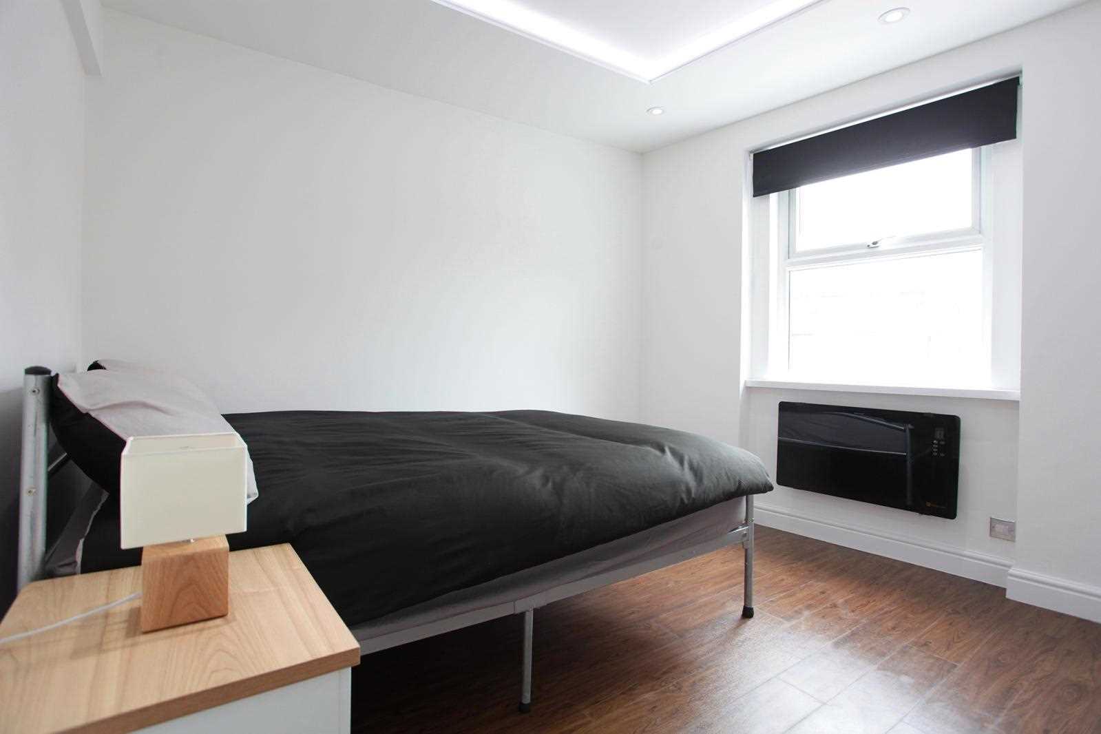 Harrow Road - Picture 6