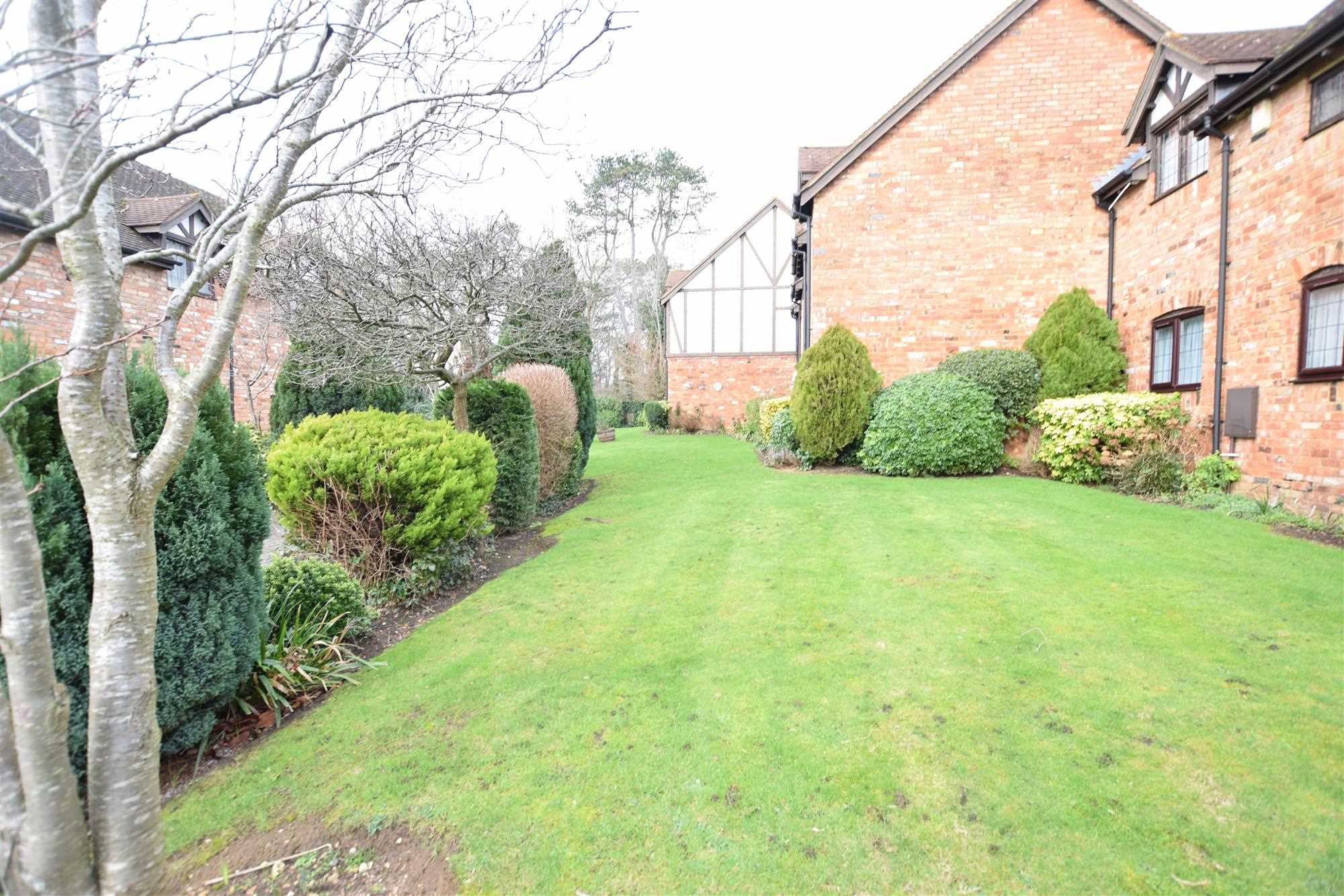 Priory Field Drive - Picture 9